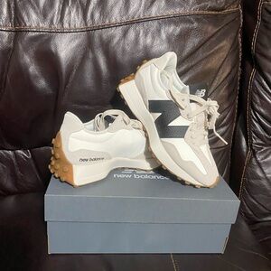 New Balance Women’s shoes sneakers Brand New